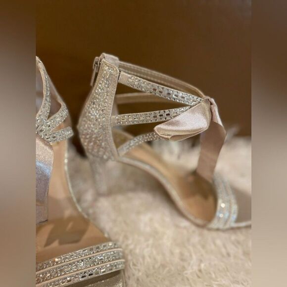 Gianni Bini: Evening/bridal Shoes- size 8.5 (8) - Picture 8 of 8